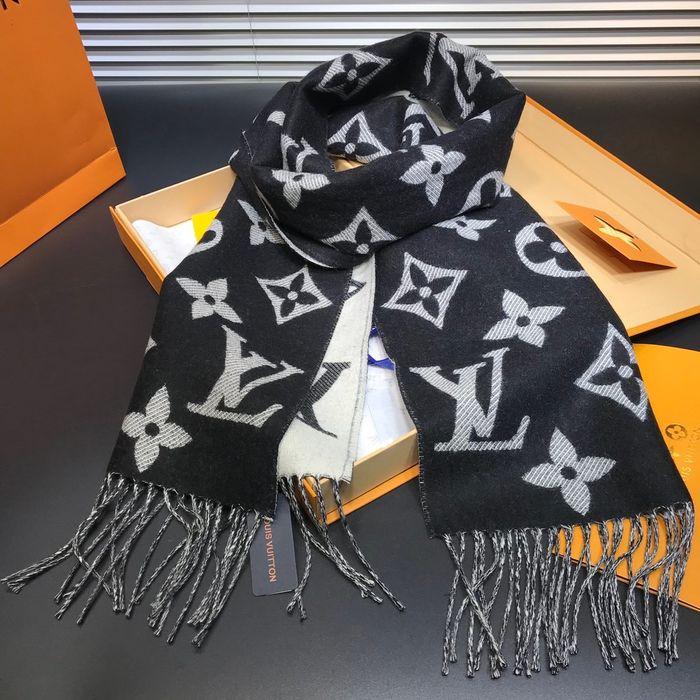 Louis Vuitton Scarf LV00027